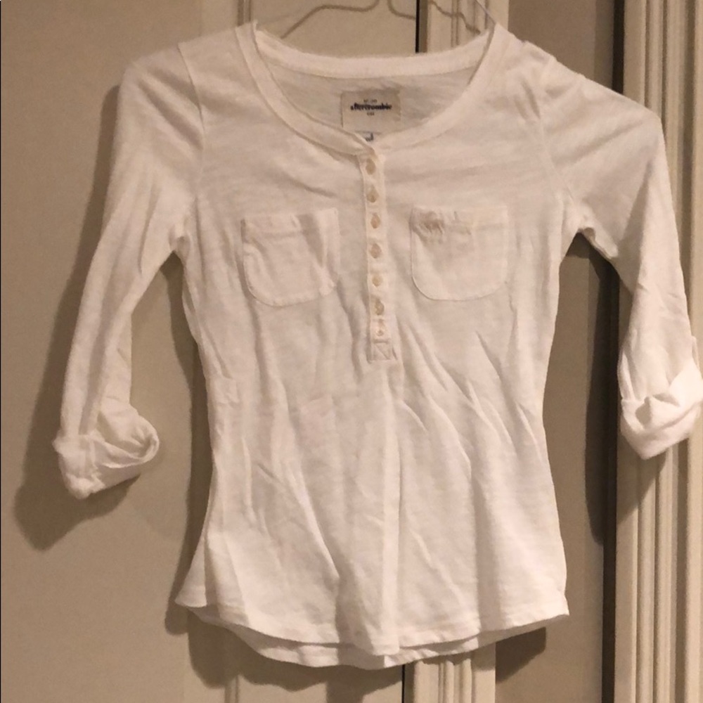 Abercrombie kids button T-shirt size S